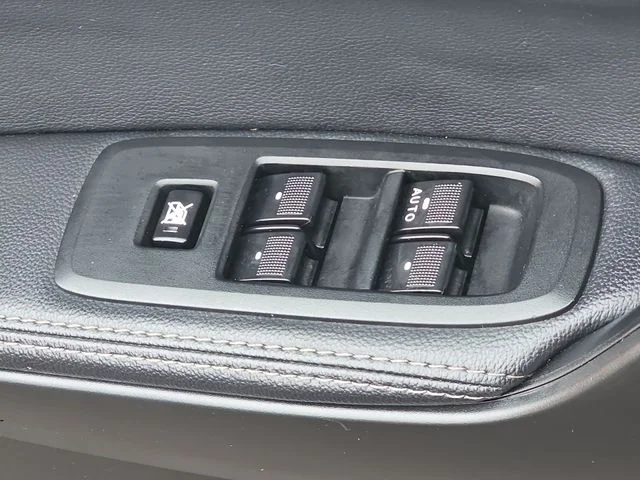 Used 2023 White Ford Lariat image 25