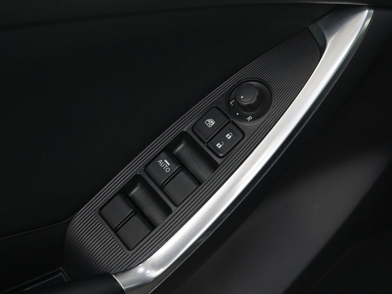 Used 2015 Meteor Gray Mica Mazda Sport image 19