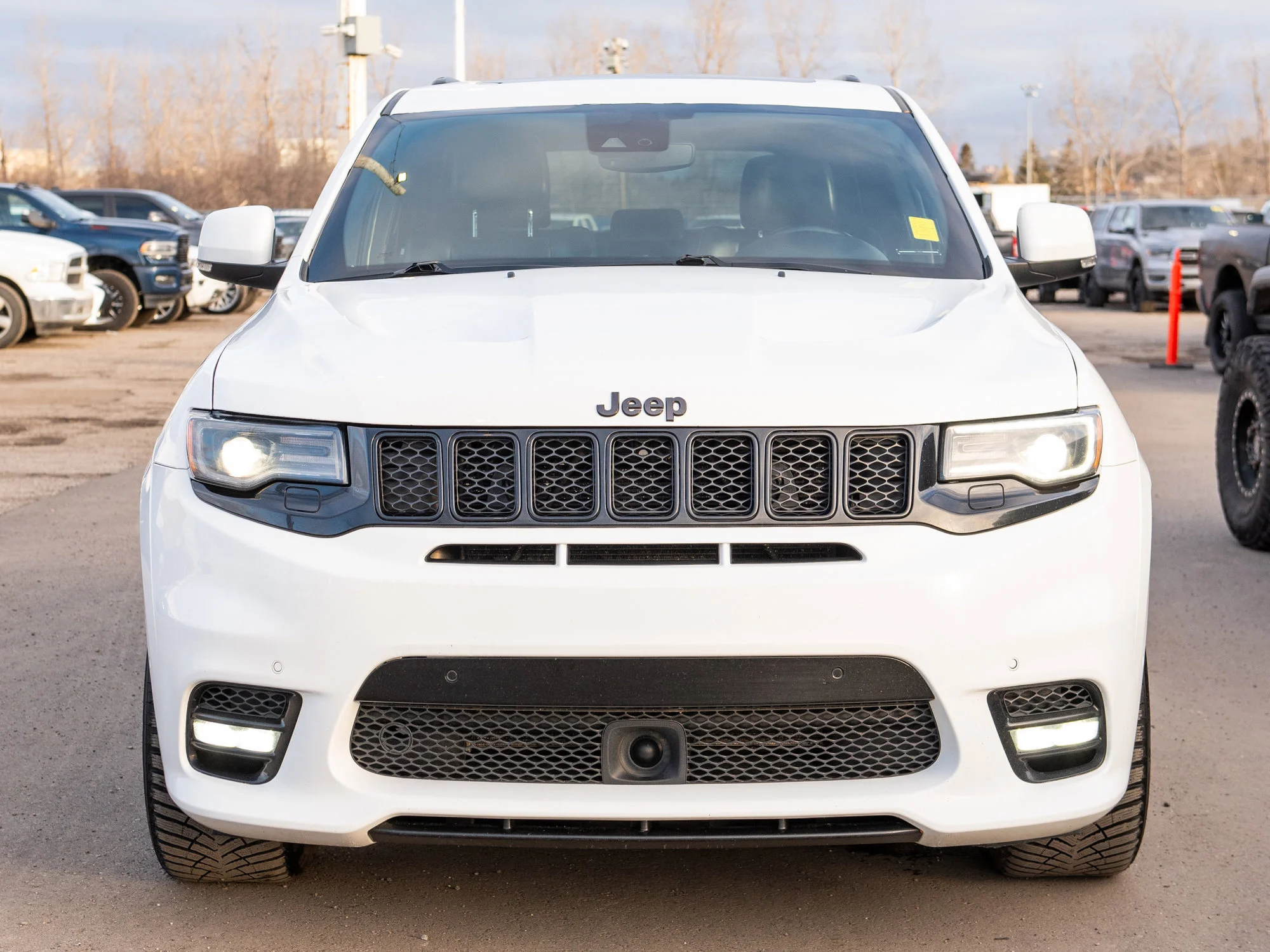 Used 2021 White Jeep SRT * No Accidents | 6.4L SRT HEMI | 475 HP | Brembo | Apple CarPlay image 8