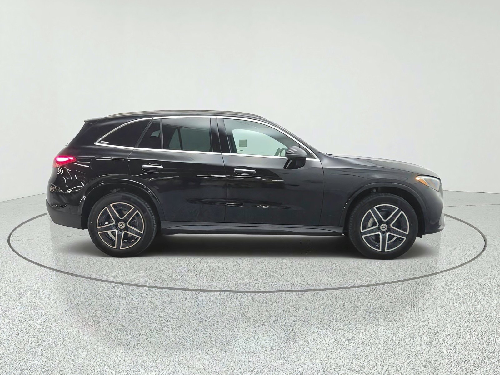 New 2026 Black Mercedes-Benz GLC 300 SUV image 4