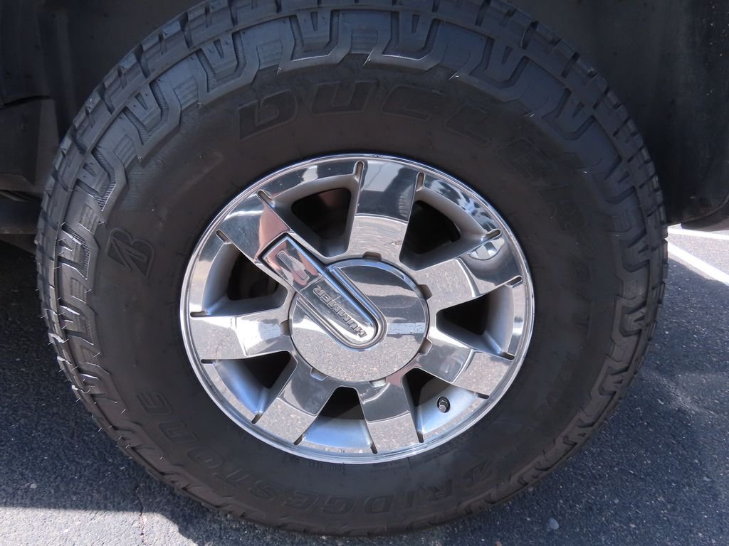 Used 2006 Boulder Gray Metallic Hummer  image 16