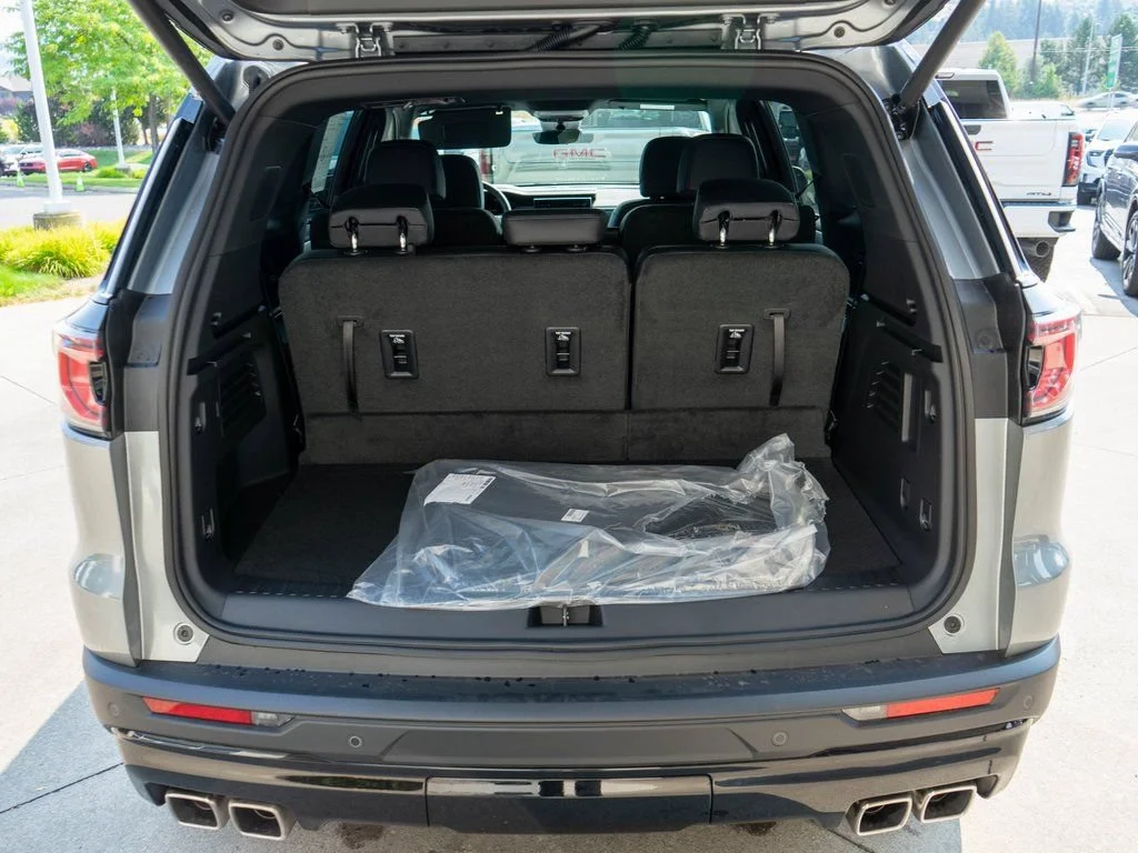 New 2026 Sterling Metallic GMC Elevation image 34