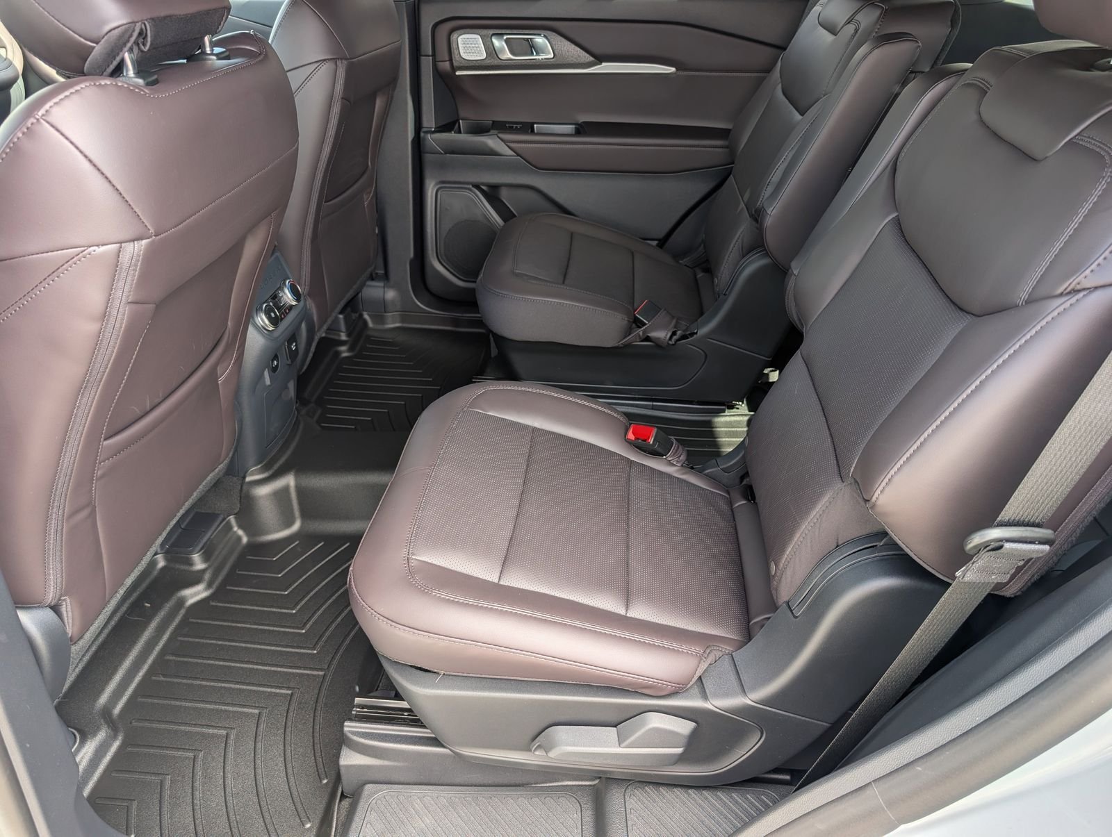 2026 Ford Explorer Platinum - Photo 30