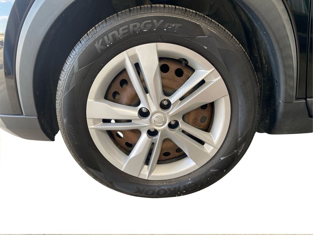 Used 2020 Black Nissan S image 5