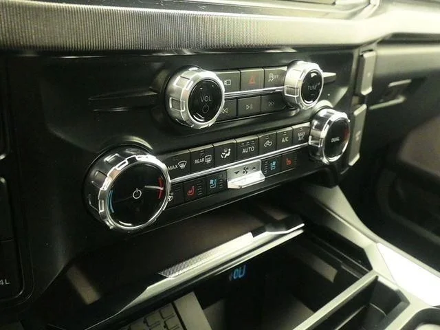 New 2026 Agate Black Metallic Ford F-350® Platinum® image 17