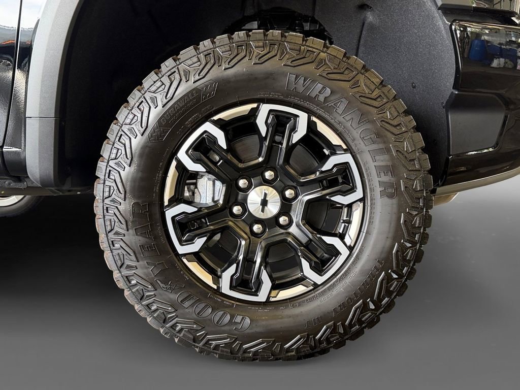 2026 Chevrolet Silverado 1500 ZR2 - Photo 8