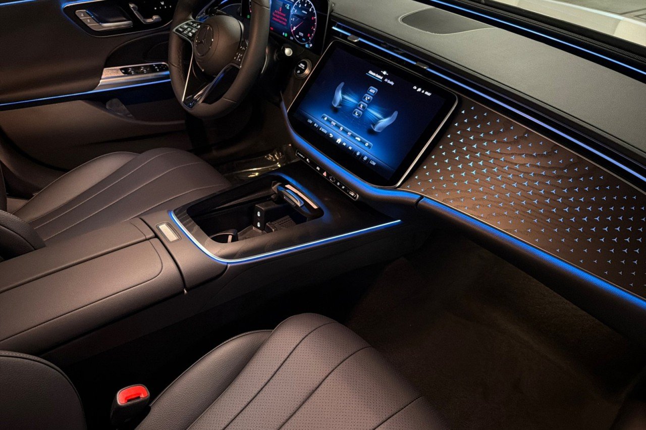 New 2027 Polar White Mercedes-Benz E 450 4MATIC® Sedan image 14