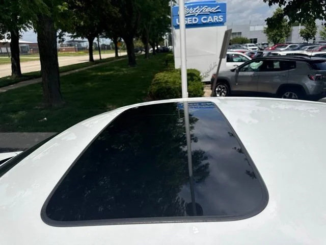 Used 2023 Platinum White Pearl Honda Touring image 15