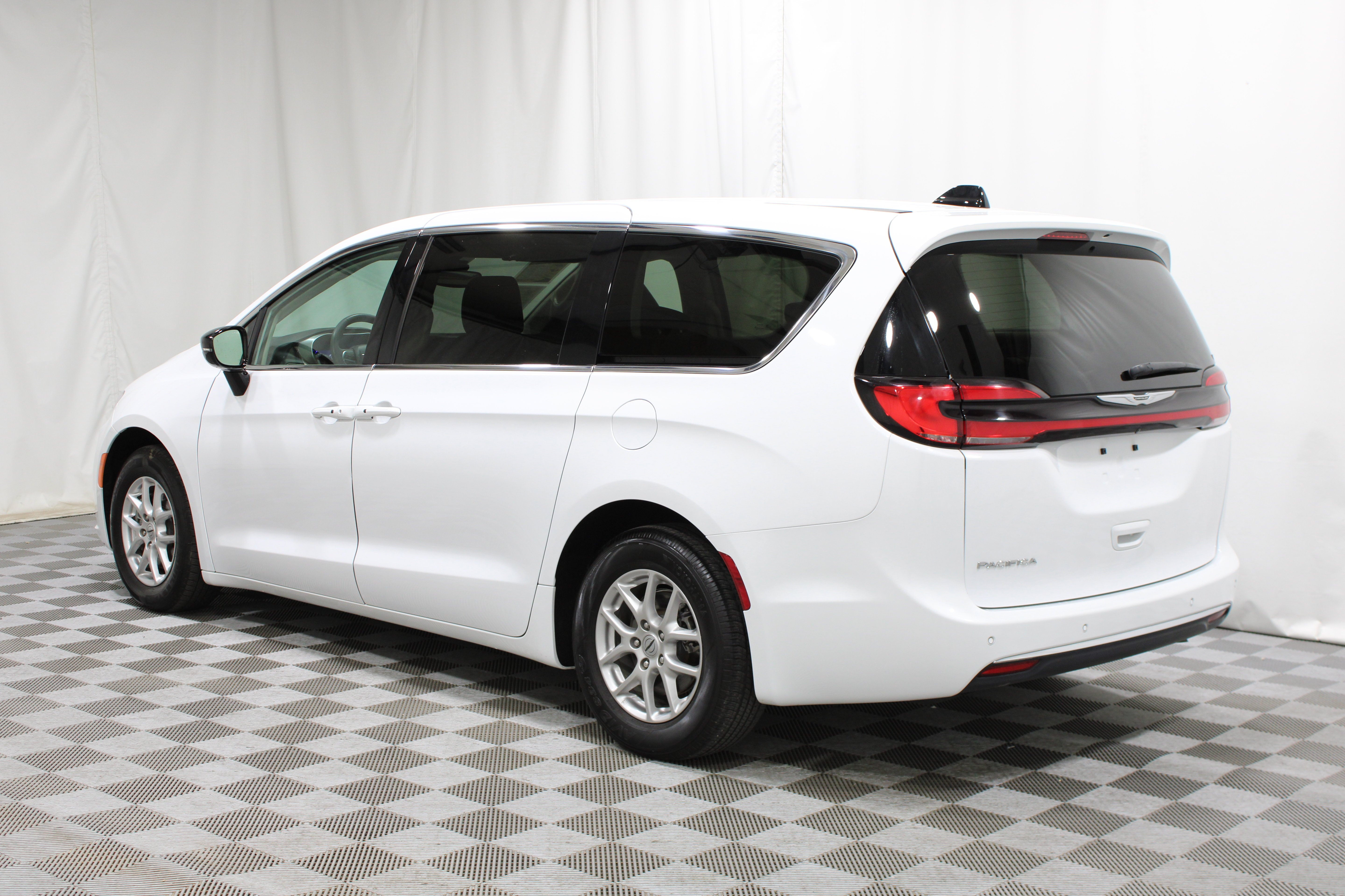 Used 2024 Bright White Clearcoat Chrysler Touring L image 33