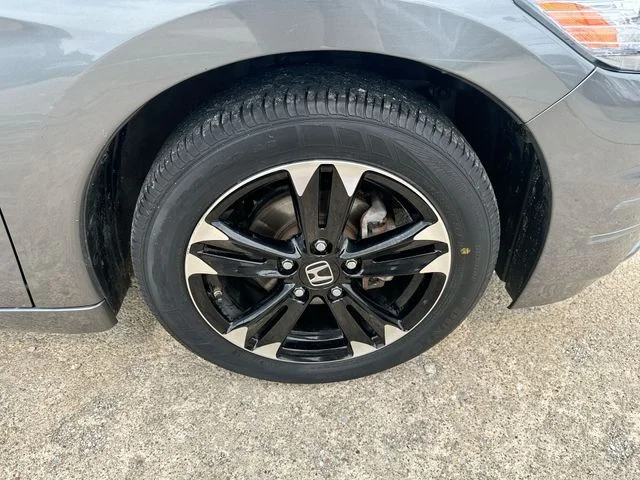 Used 2015  Honda Base image 46
