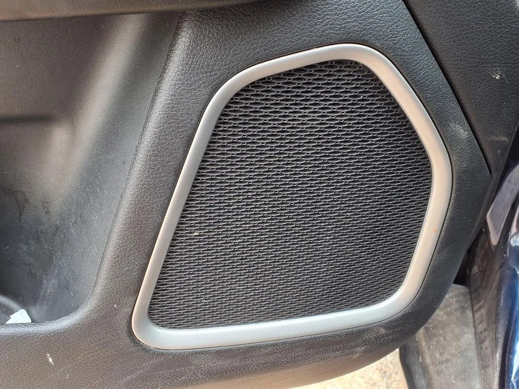 Used 2018 Blue Jeep Limited image 14