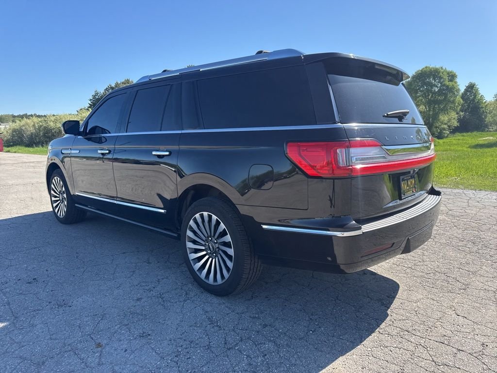 Used 2019 Black Metallic Lincoln Reserve image 6