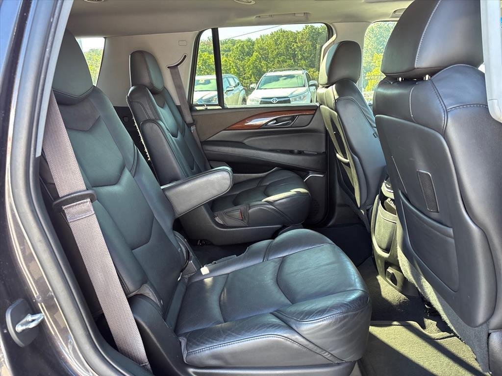 2015 Cadillac Escalade Luxury - Photo 29