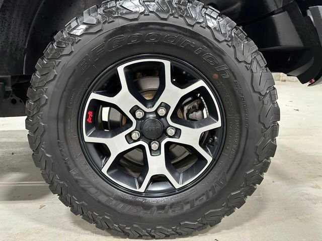 Used 2021 Gray Jeep Unlimited Rubicon image 25