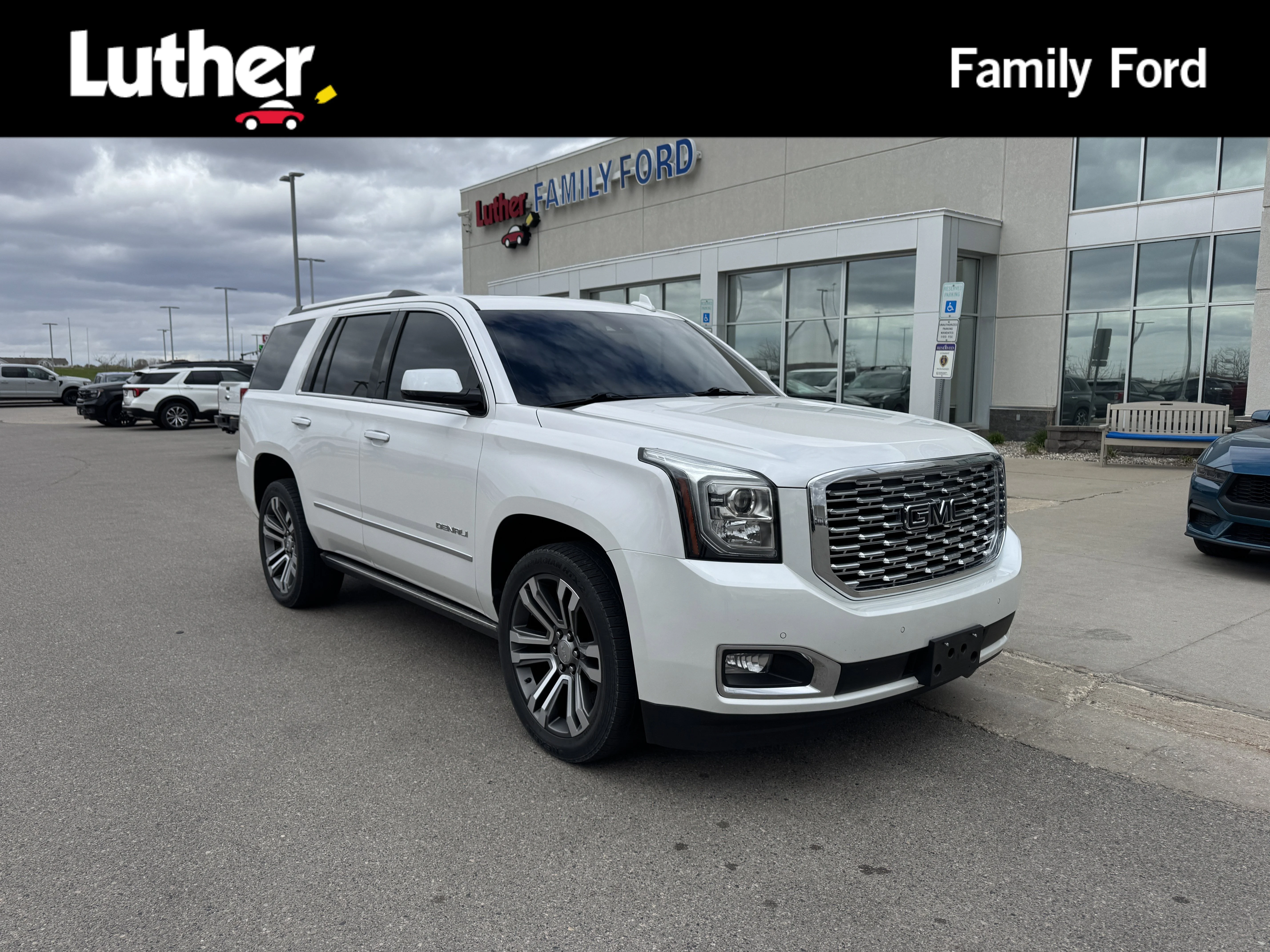 2019 GMC Yukon 4WD Denali's photo