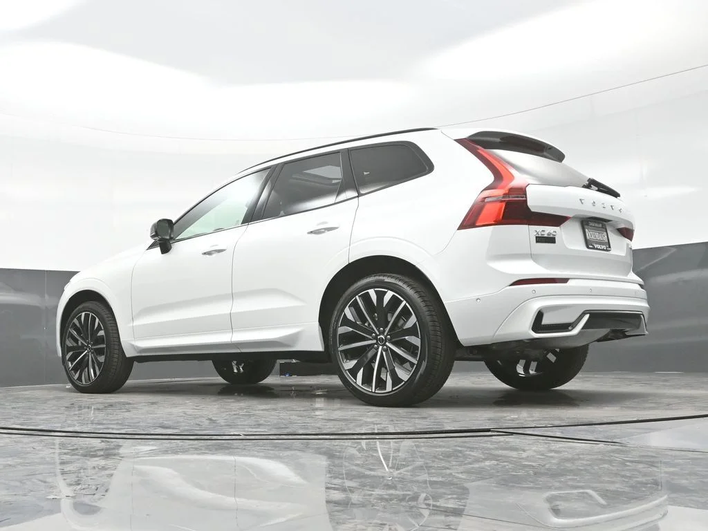 Used 2026 Crystal White Volvo Ultra image 31