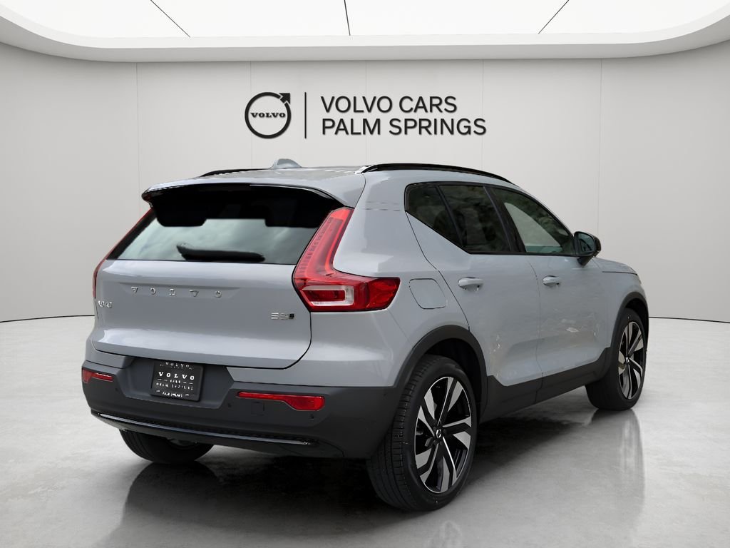 2025 Volvo XC40 Plus - Photo 9