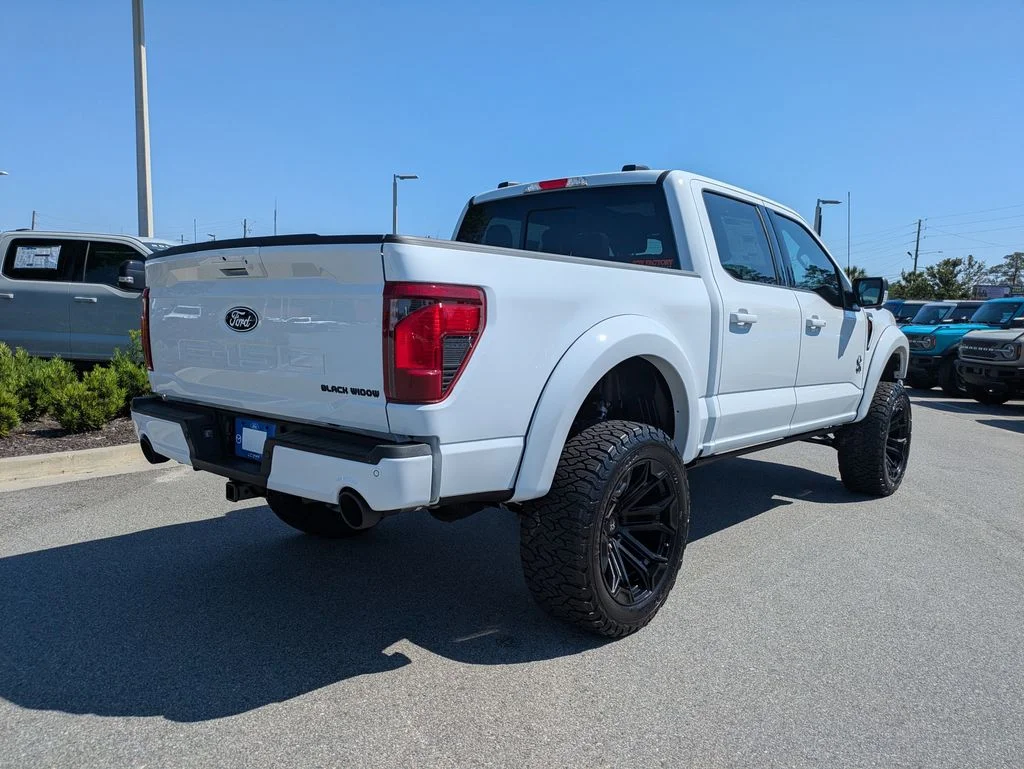 New 2026 Oxford White Ford XLT image 4
