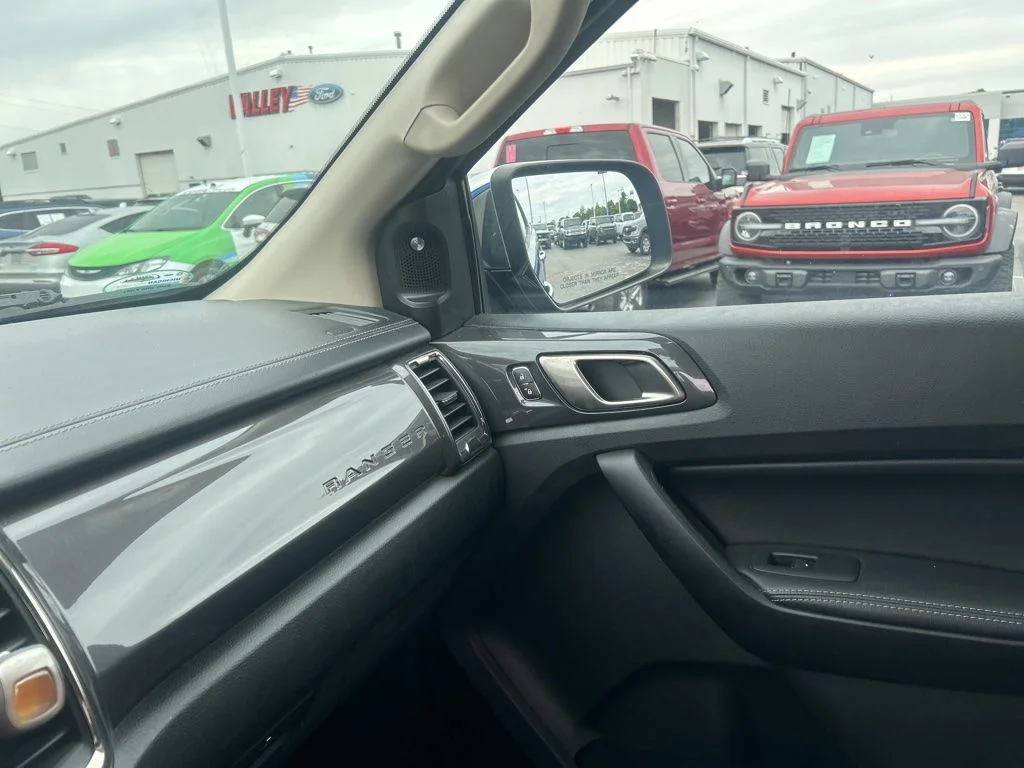 Used 2019 Lightning Blue Ford Lariat image 20