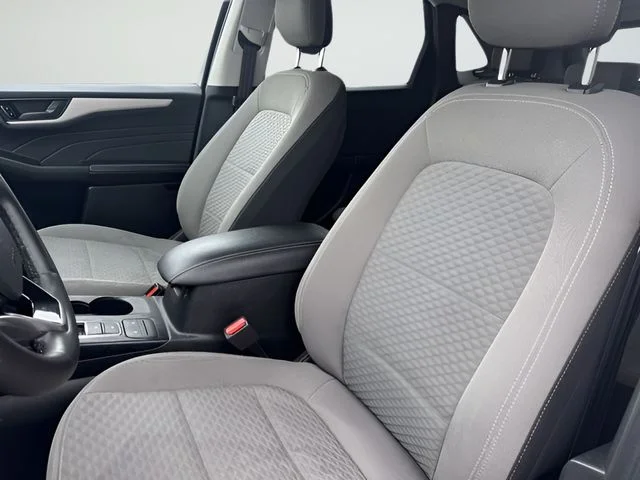 Used 2022 Blue Ford SE image 21