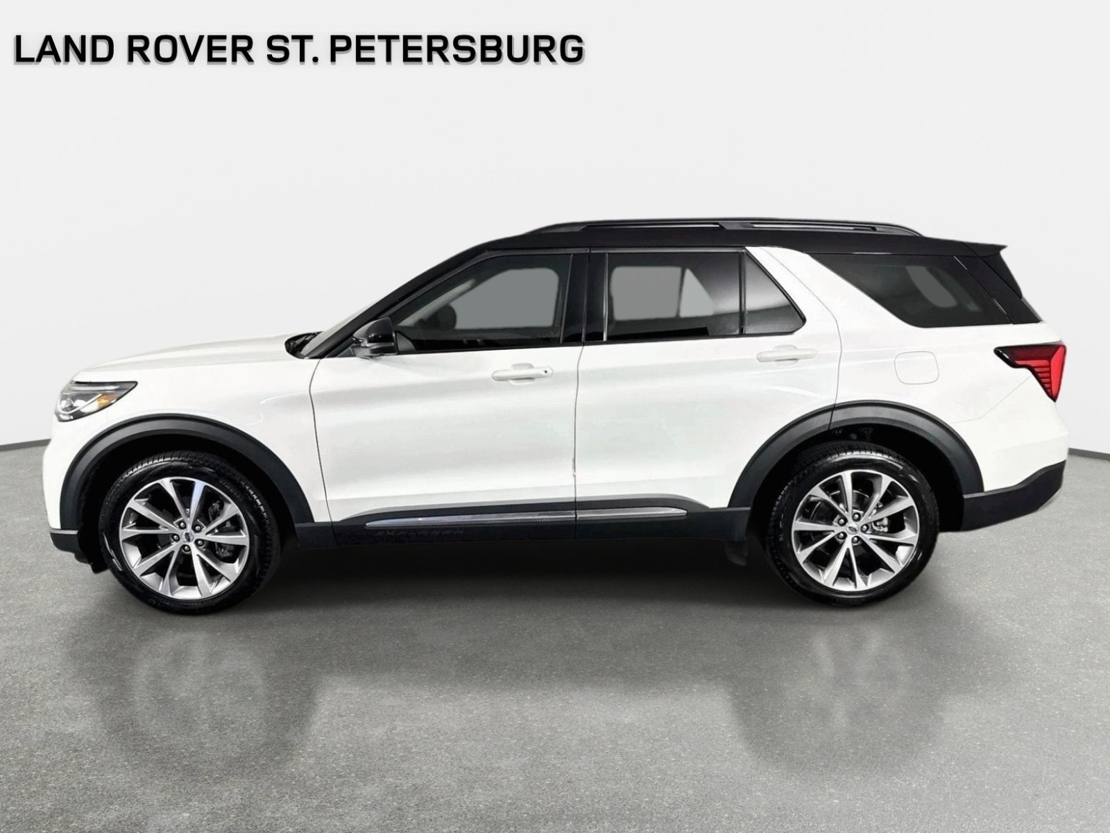 Used 2025 White Metallic Ford Platinum image 8