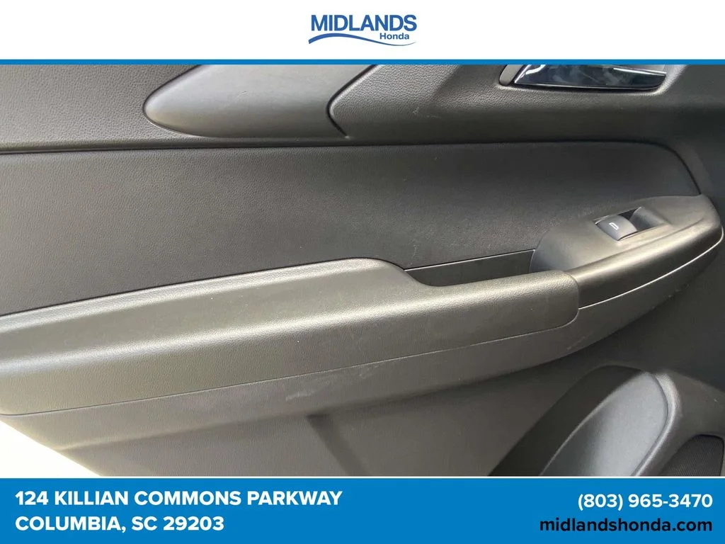 Used 2025 Black Metallic Chevrolet LT image 13