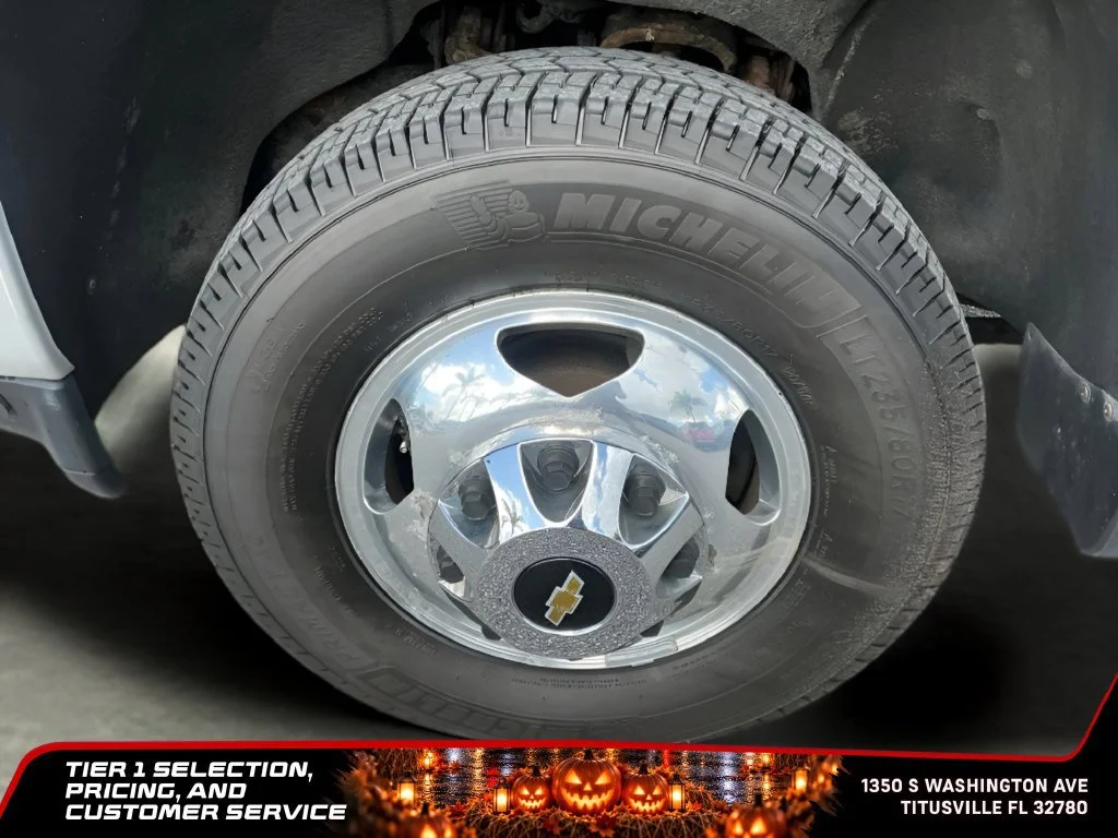 Used 2020 SILVER ICE METALLIC Chevrolet High Country image 38