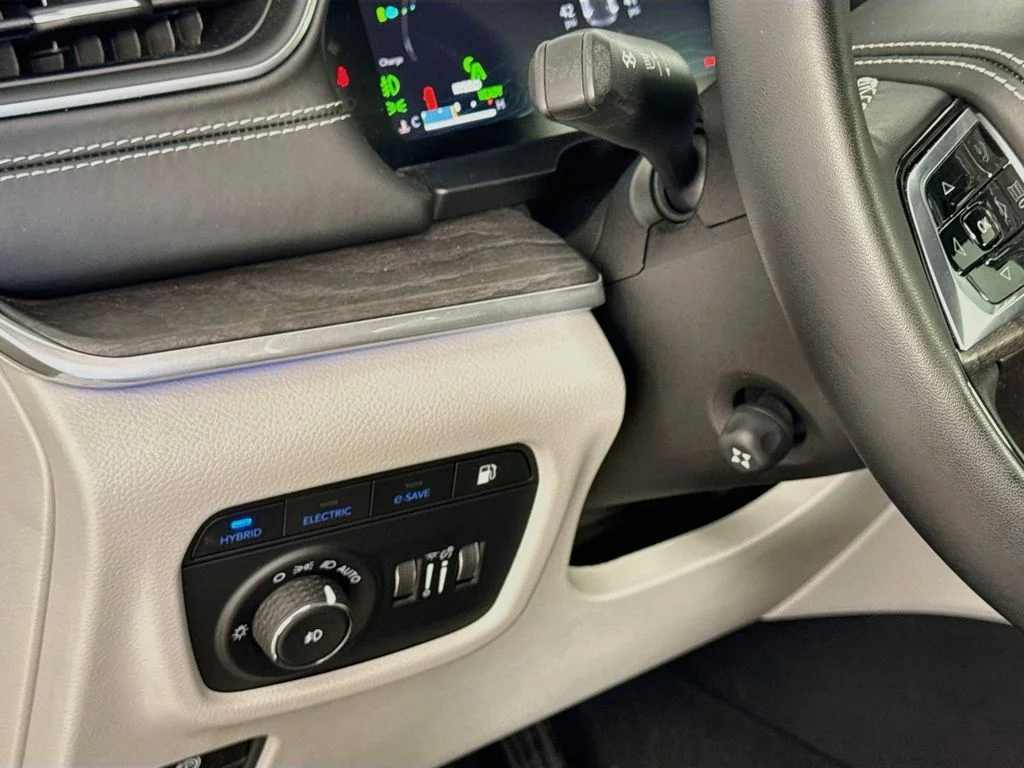 Used 2022 Gray Jeep Overland 4xe image 10