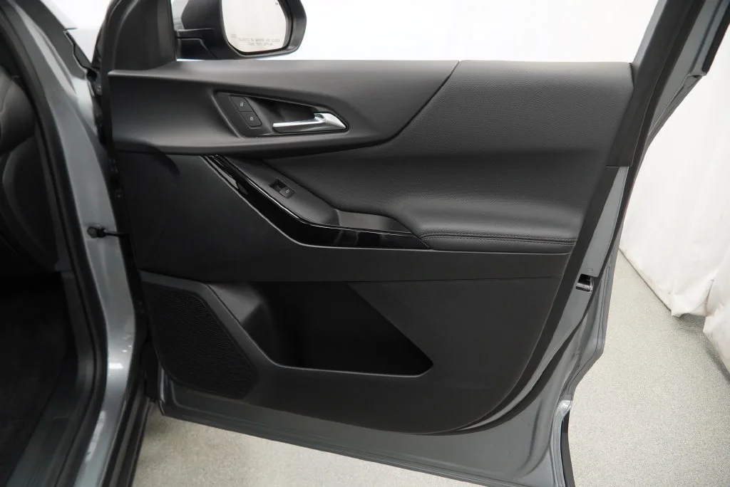 Used 2025 Sterling Gray Metallic Chevrolet LT image 39