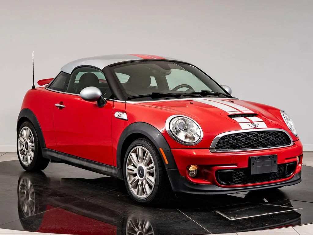 Used 2012 Chili Red MINI  image 12