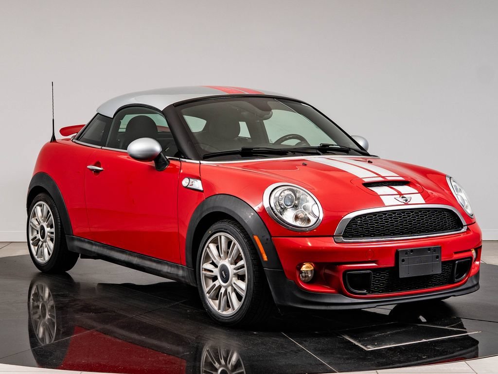 Used 2012 Chili Red MINI  image 12