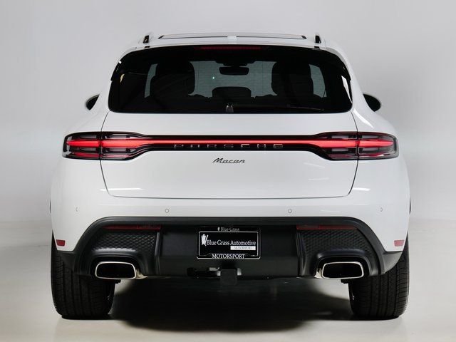 2025 Porsche Macan Base - Photo 10