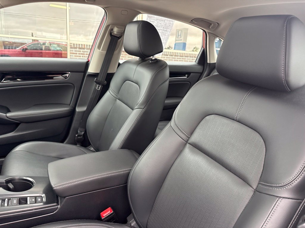 Certified Used 2024 Rallye Red Honda Touring image 11