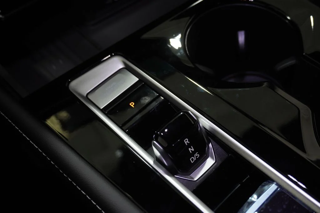 New 2026  Volkswagen SE w/Technology image 19