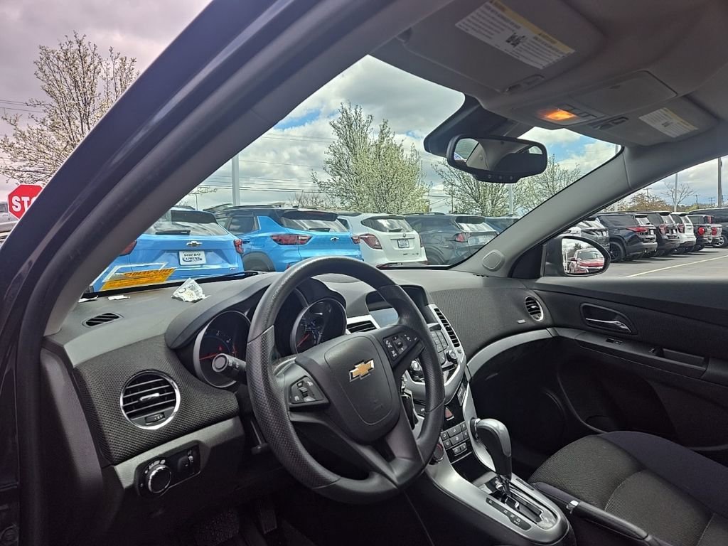 Used 2015 Chevrolet Cruze 1LT with VIN 1G1PC5SB9F7158086 for sale in Williamsville, NY