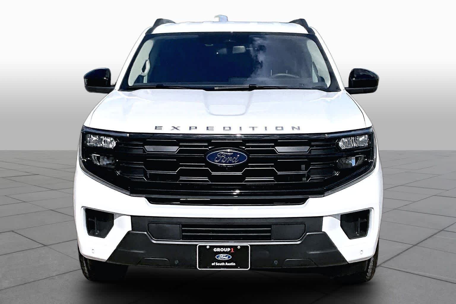 Used 2025 Oxford White Ford Active image 3