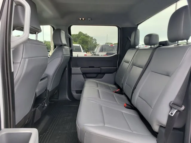Used 2025 White Ford XL image 13