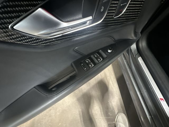 Used 2014  Audi 4.0T Prestige image 19