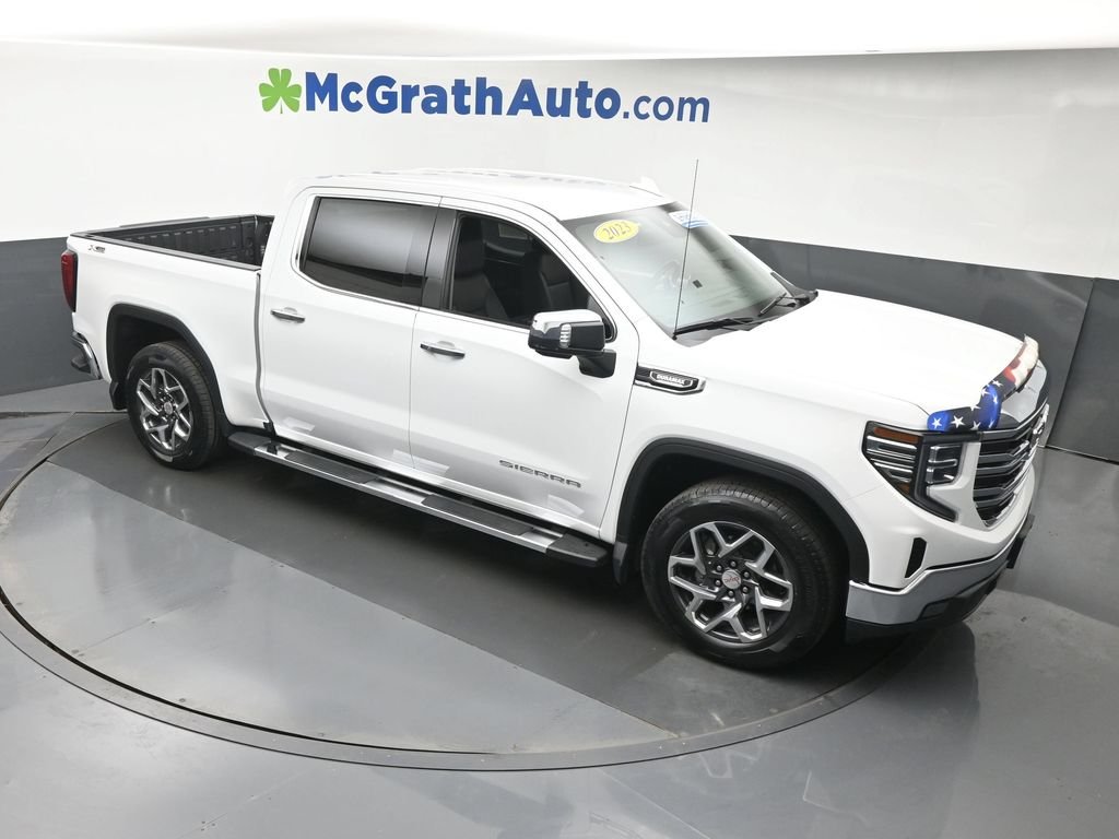 Used 2023 White GMC SLT image 3