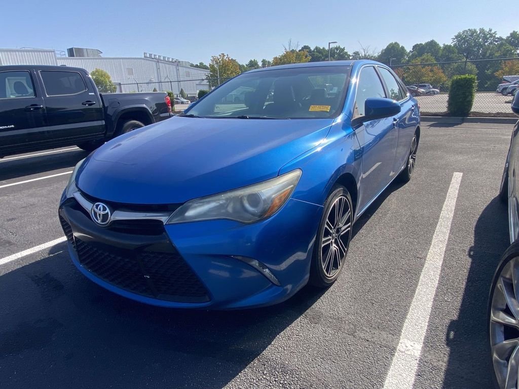 Used 2016 Blue Toyota SE image 4