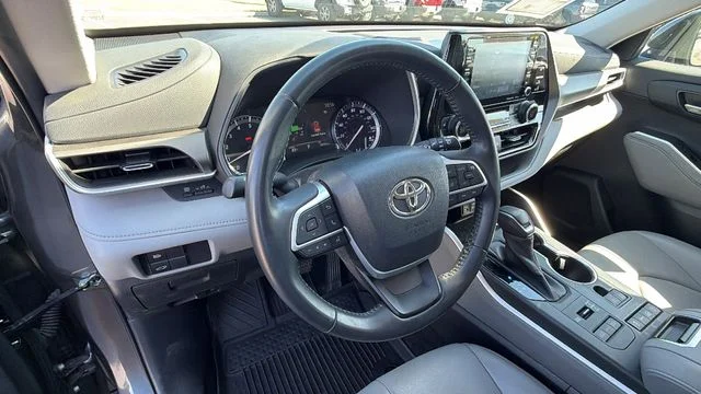 Used 2022 Magnetic Gray Metallic Toyota XLE image 31