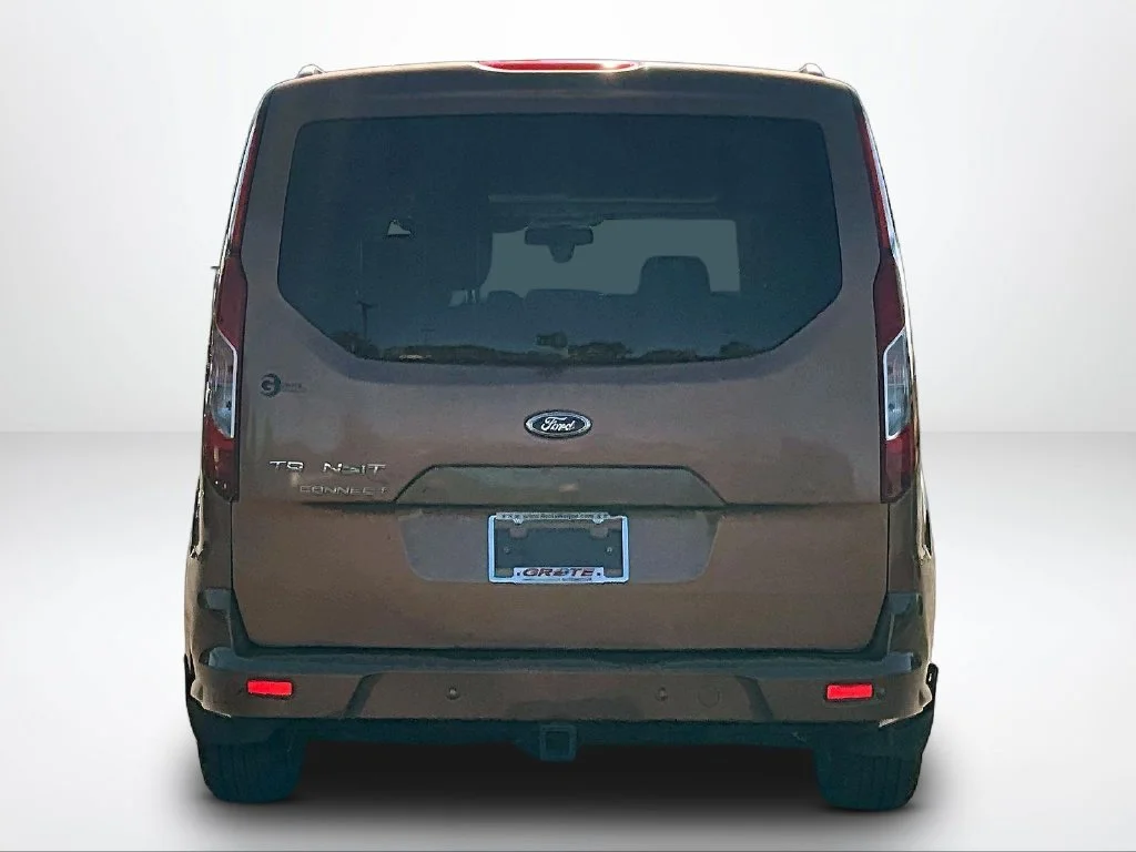 Used 2014  Ford Titanium image 4