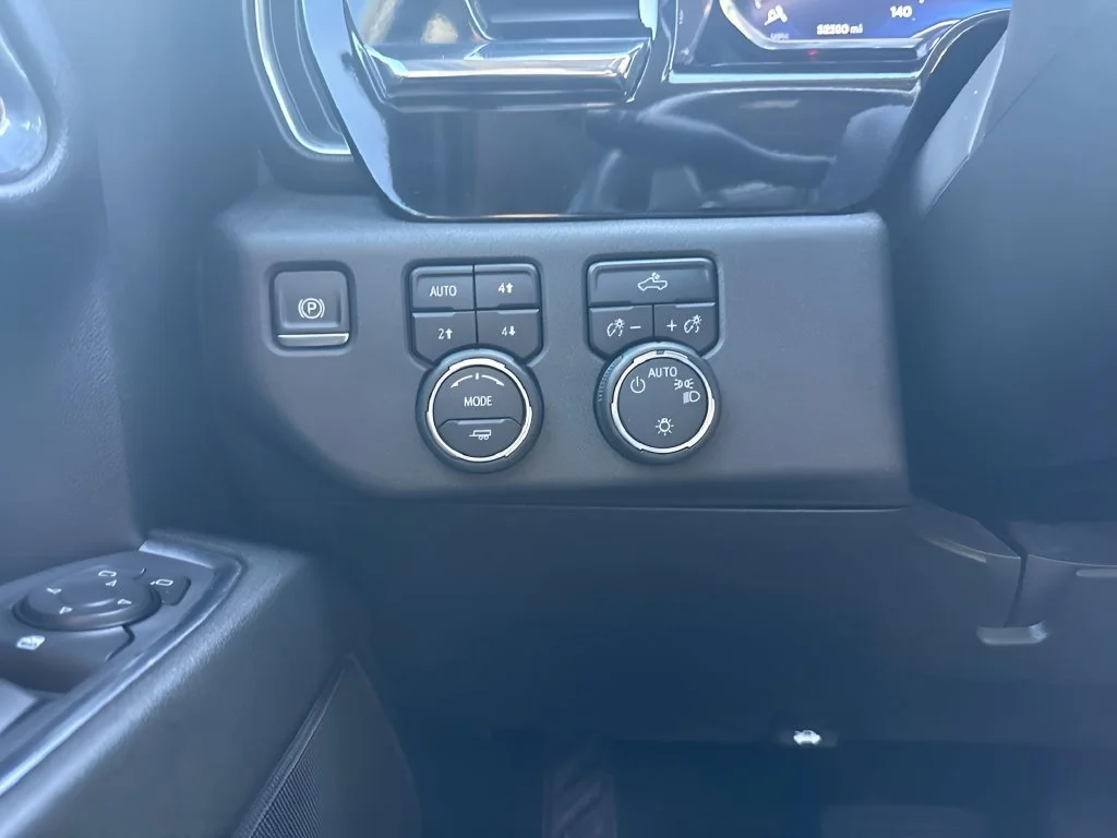 Used 2024 Summit White Chevrolet LT image 59