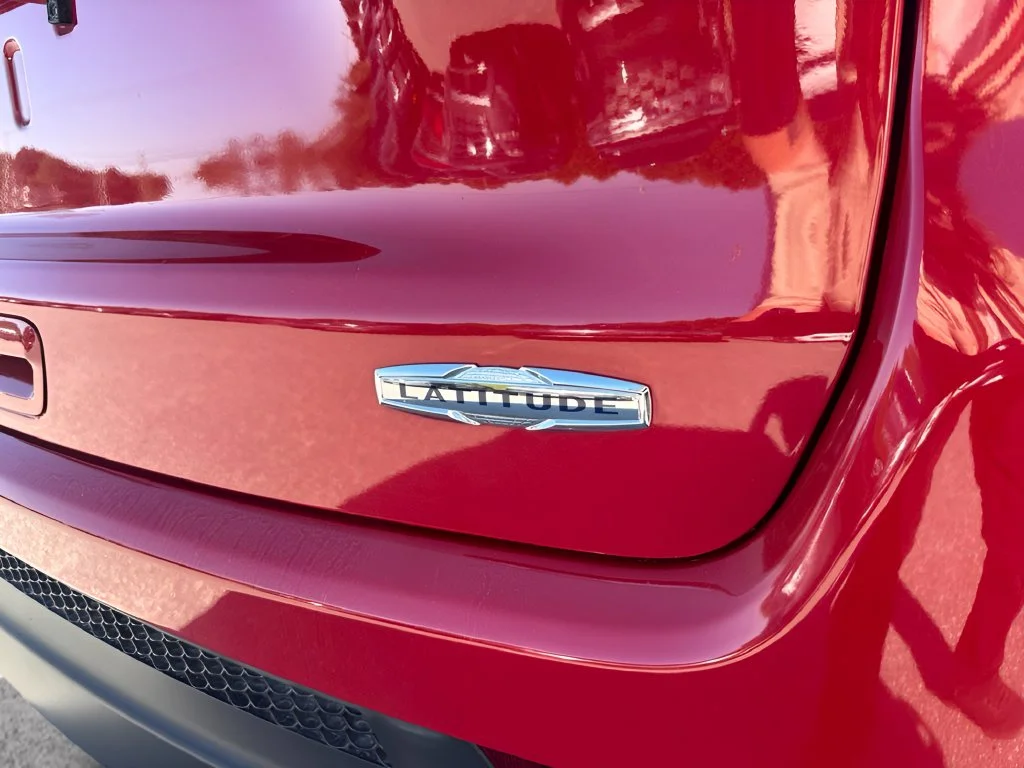 Used 2019 Red Jeep Latitude image 28