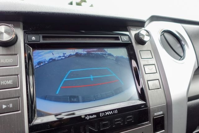 Used 2016 White Toyota SR5 image 21