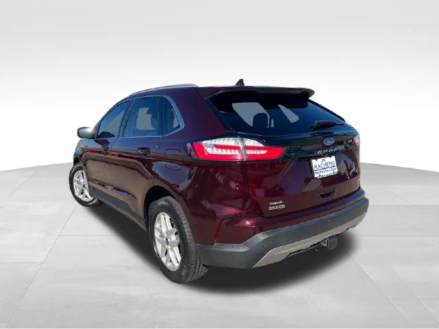 Used 2022 Red Ford SEL image 4