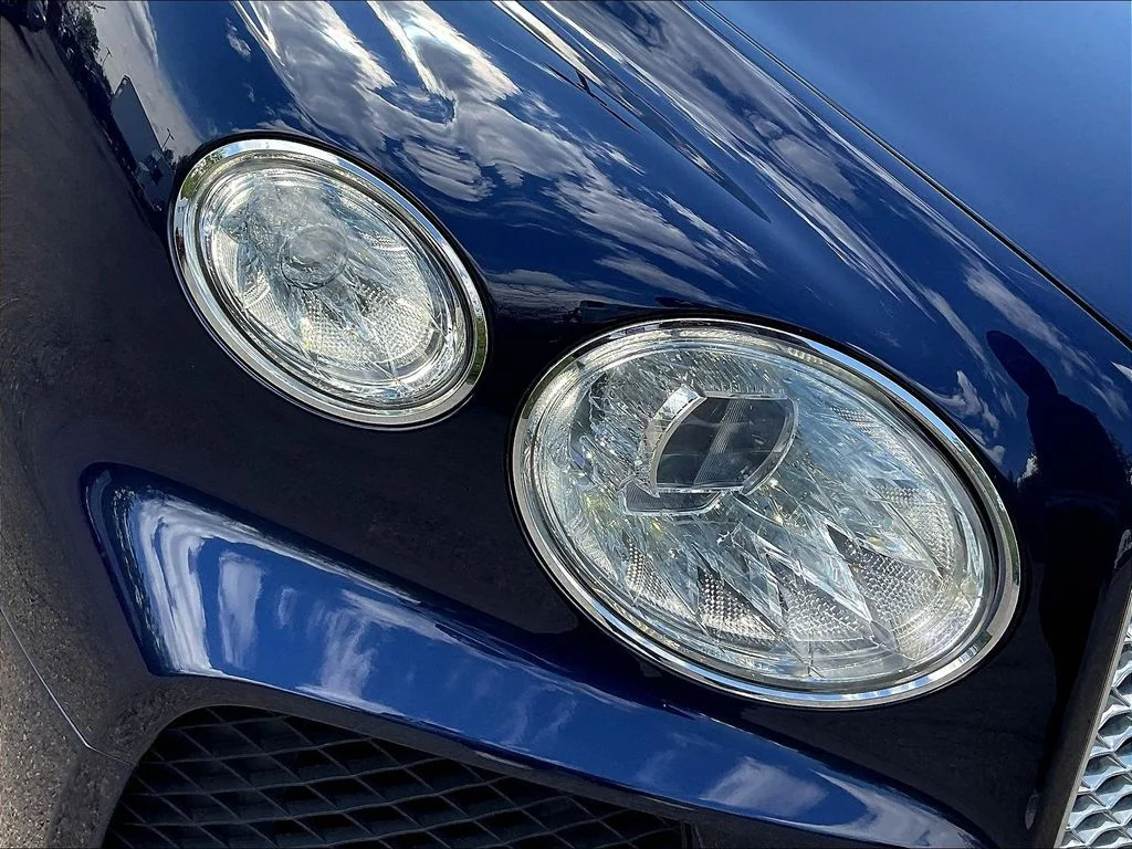 Used 2021  Bentley V8 image 32