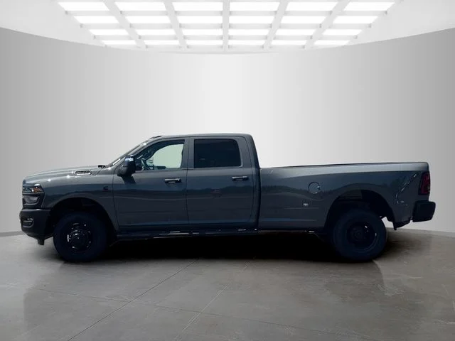 New 2026 Ceramic Gray Clear-Coat Exterior Paint RAM TRADESMAN image 4