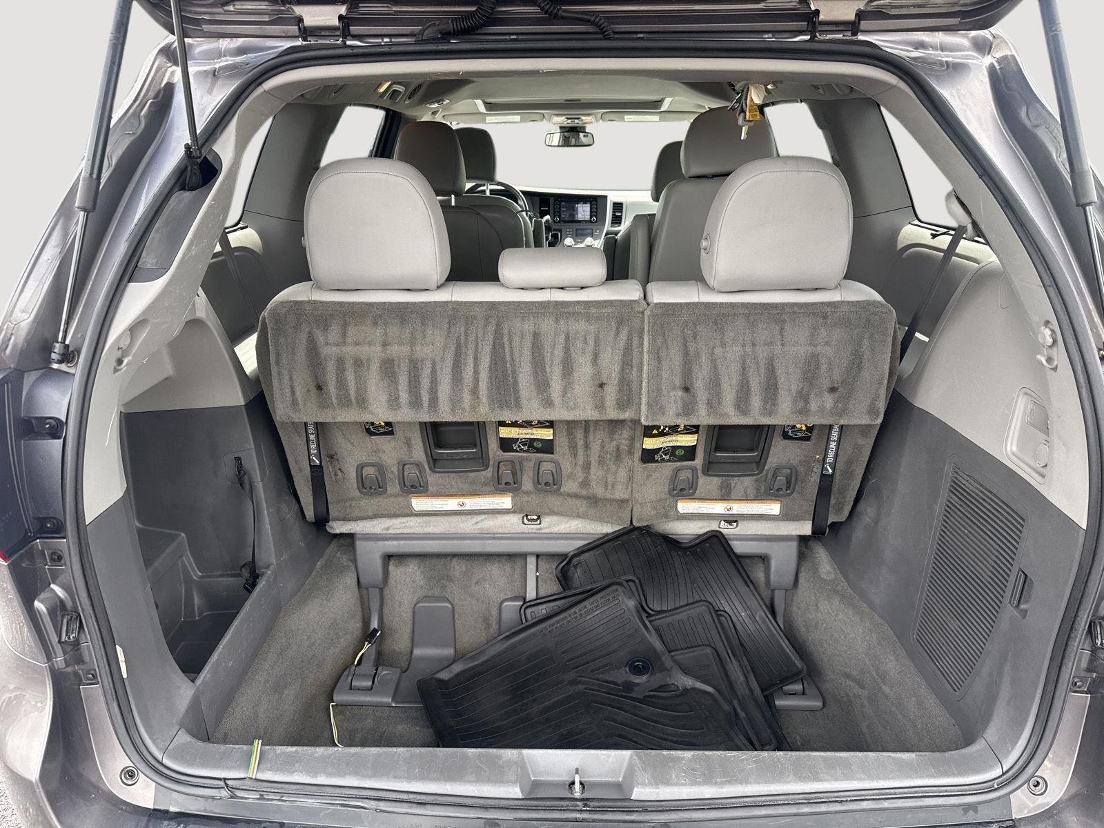 Used 2018 Predawn Gray Mica Toyota XLE image 23