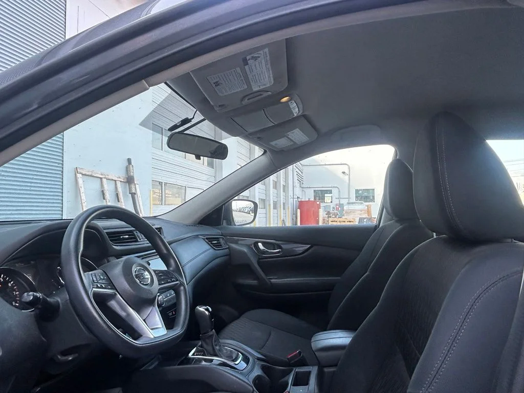 Used 2018 Gray Nissan S image 12